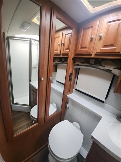 2019 Ford E-450SD Base