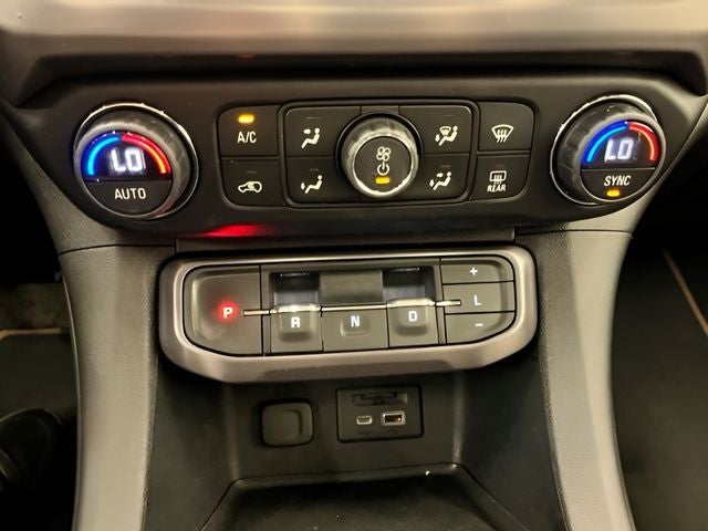 2021 GMC Acadia AT4