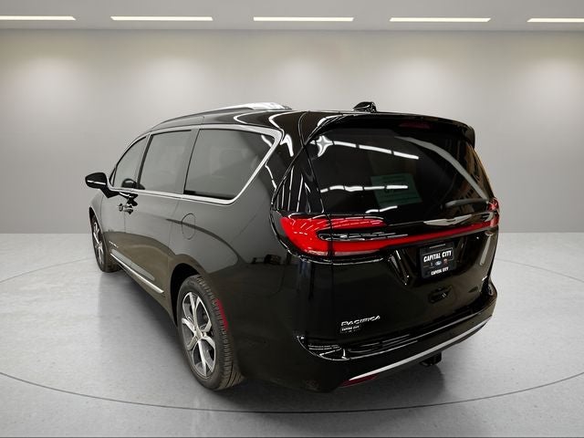 2025 Chrysler Pacifica Pinnacle