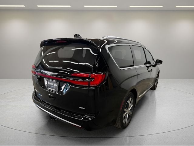 2025 Chrysler Pacifica Pinnacle
