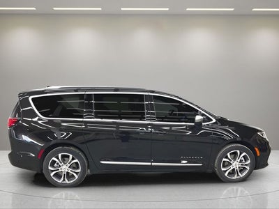 2025 Chrysler Pacifica Pinnacle