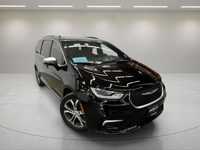 2025 Chrysler Pacifica Pinnacle