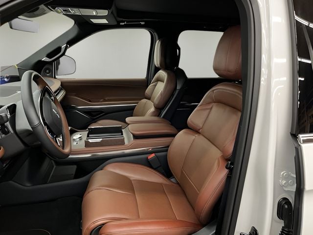 2027 Lincoln Navigator L Reserve