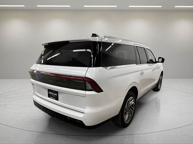 2027 Lincoln Navigator L Reserve