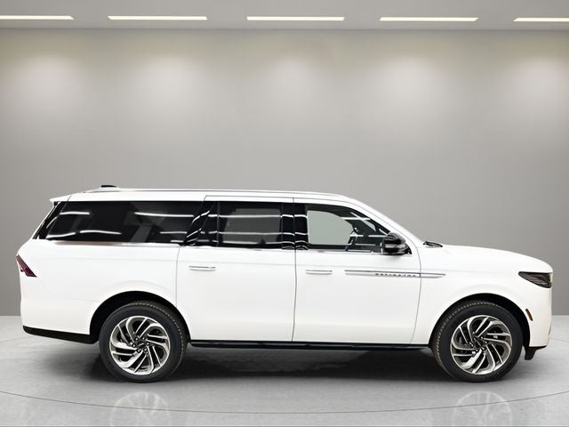 2027 Lincoln Navigator L Reserve