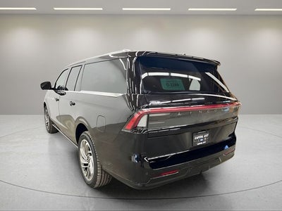 2027 Lincoln Navigator L Reserve