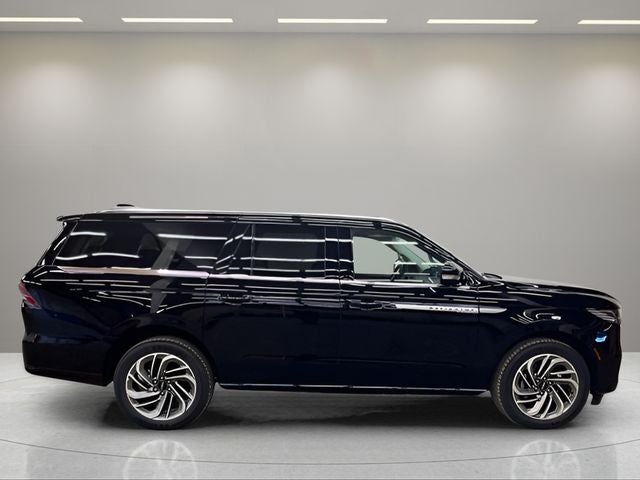 2027 Lincoln Navigator L Reserve