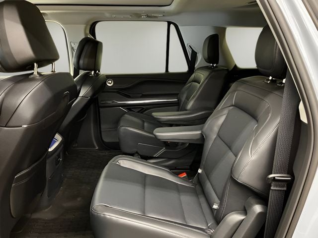 2027 Lincoln Navigator L Reserve