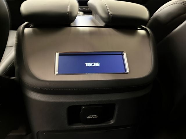2027 Lincoln Navigator L Reserve