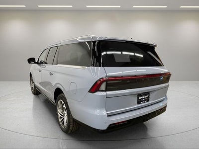 2027 Lincoln Navigator L Reserve