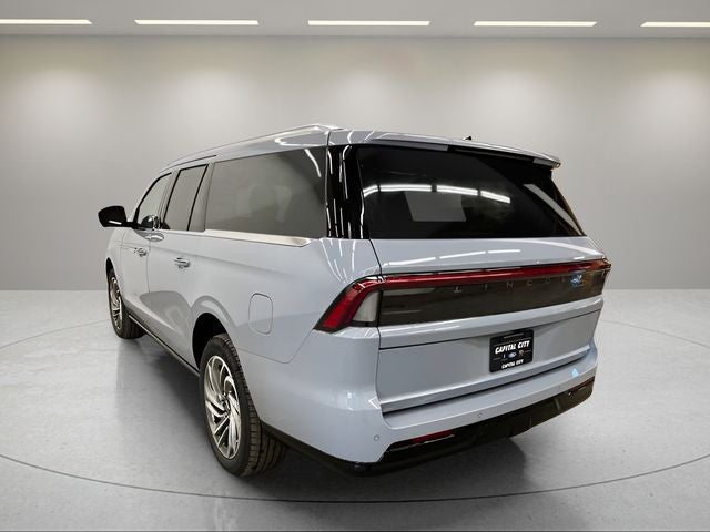 2027 Lincoln Navigator L Reserve