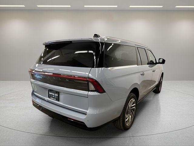 2027 Lincoln Navigator L Reserve
