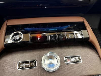 2027 Lincoln Navigator L Reserve