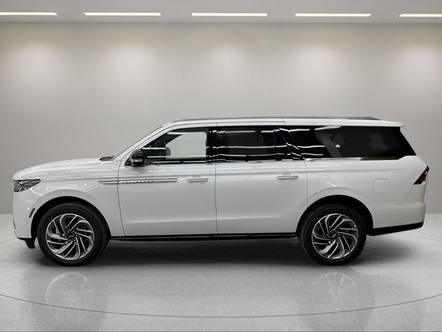 2027 Lincoln Navigator L Reserve