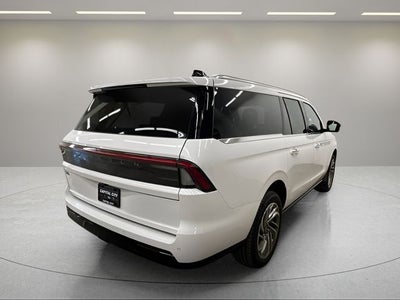 2027 Lincoln Navigator L Reserve