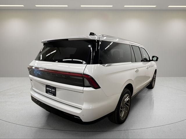 2027 Lincoln Navigator L Reserve