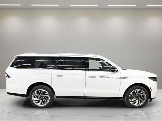 2027 Lincoln Navigator L Reserve