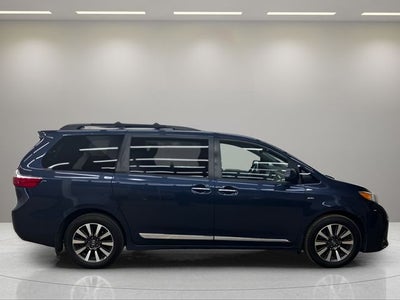 2020 Toyota Sienna XLE Premium 7 Passenger