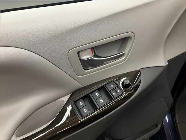2020 Toyota Sienna XLE Premium 7 Passenger