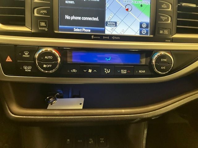 2018 Toyota Highlander Base