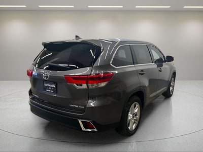 2018 Toyota Highlander Base