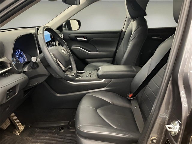 2024 Toyota Highlander Base