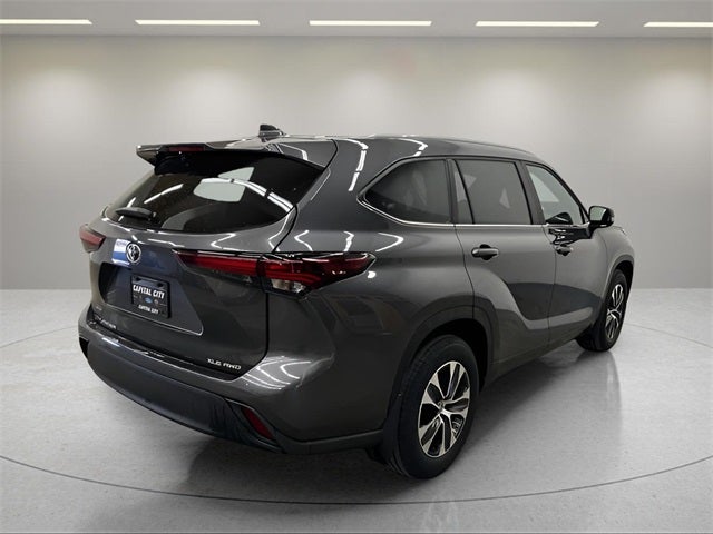 2024 Toyota Highlander Base