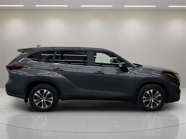 2024 Toyota Highlander Base