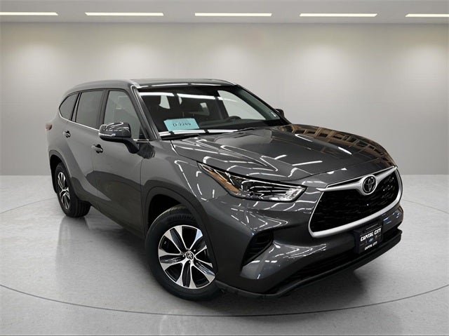 2024 Toyota Highlander Base