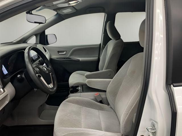 2017 Toyota Sienna L 7 Passenger