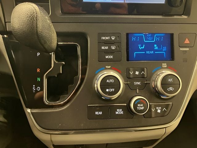 2017 Toyota Sienna L 7 Passenger