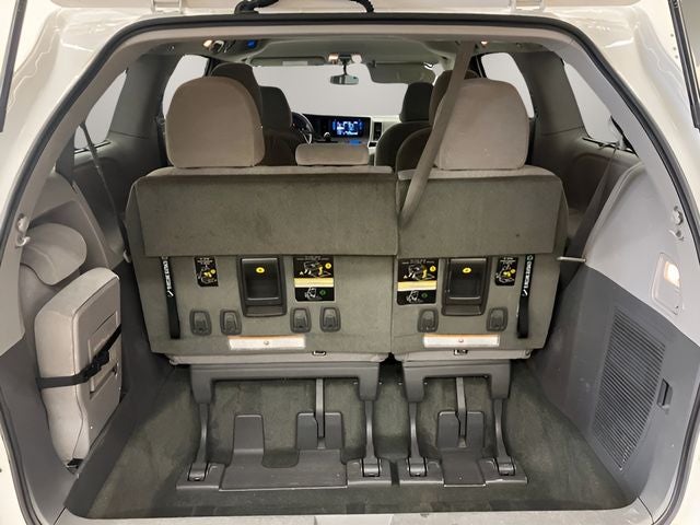 2017 Toyota Sienna L 7 Passenger