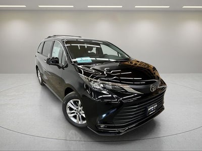 2026 Toyota Sienna XLE 7 Passenger