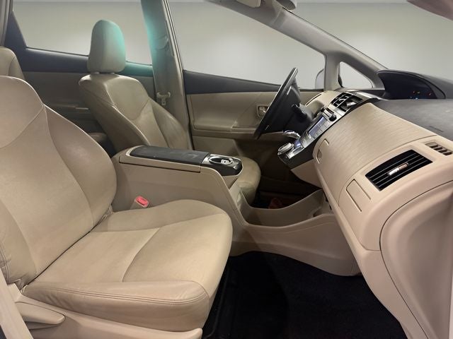 2013 Toyota Prius v Five