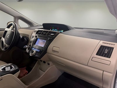 2013 Toyota Prius v Five