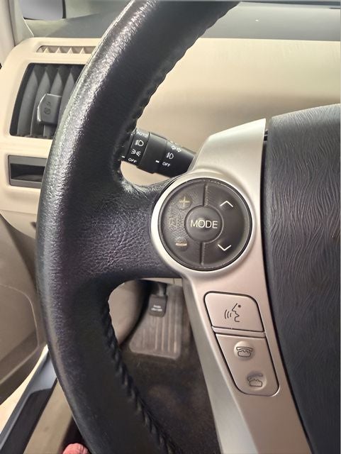 2013 Toyota Prius v Five