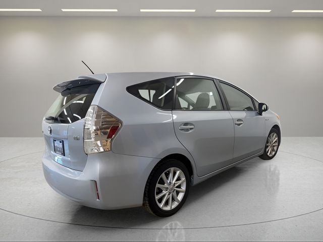 2013 Toyota Prius v Five