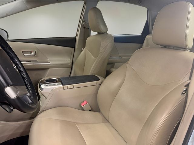 2013 Toyota Prius v Five